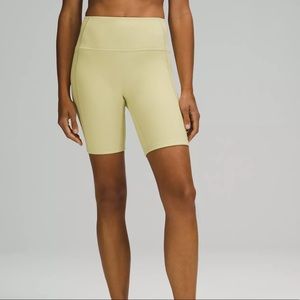 Lululemon Ribbed Contoured High-Rise Short 8"